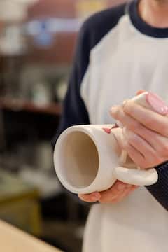 在中央市场给马克杯纹身
