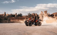 Recorrido en cuatriciclo al atardecer en Capadocia