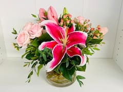 Dale forma a motivos florales con una diseñadora de revistas