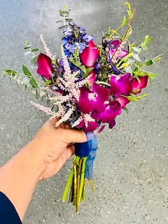 Dale forma a motivos florales con una diseñadora de revistas