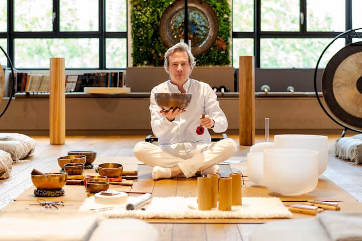 Méditation avec bain sonore dans un édifice historique