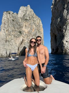 Excursión privada en barco por Capri: Faraglioni y cuevas marinas