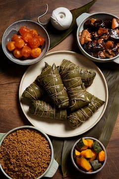 跟上海烹饪老师学做粽子