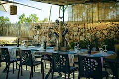 ארוחת צהריים וטעימות יין ב-7103 Petit Celler