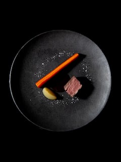 Cours, accord mets-vins et art par des chefs formés par Michelin