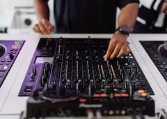 伦敦音响学院的 DJ 入门课