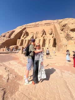 Traslado privado de un día completo al este y al oeste de Luxor