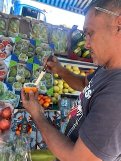 当地美食导游带您品尝希吉诺波利斯的美味