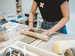 蒙马特陶艺入门：手工制作粘土陶器
