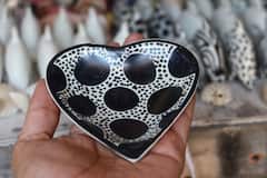 瓦塔穆：用肯尼亚肥皂石画野生动物