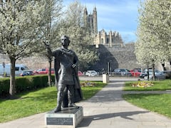 Pasea por lugares de interés y patrimonio con un habitante de Canterbury