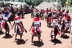 Nairobi: Excursión al Centro de Jirafas y a los Bomas de Kenia