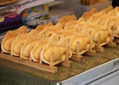 Prueba la comida callejera y el sake de Tsukiji