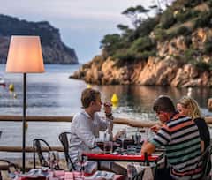 Explora la Costa Brava como un lugareño en yate