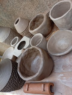สัมผัสประสบการณ์เครื่องปั้นดินเผางานฝีมือในอิลาฮาเบลา
