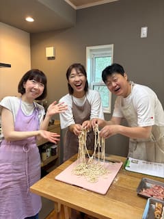 栗林庭园附近。从头开始制作讃岐乌冬面和天妇罗