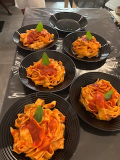 Clase de cocina en Alguer: pasta fresca, tiramisú spriz