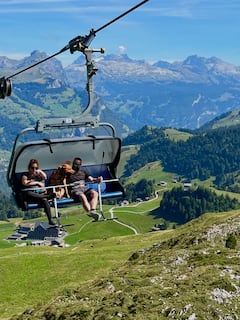 Aventura suiza en Fronalpstock y raclette al aire libre