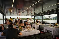 Paseo en barco al atardecer por el río Singapur con cena
