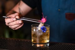 探索伦敦 Soho 的标志性鸡尾酒吧