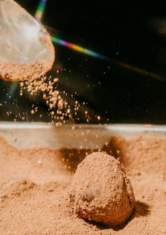 制作巧克力甘纳许和手卷松露