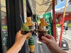 Paseo histórico en Asakusa con comida callejera y dulces