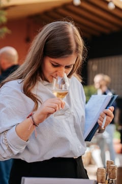 Descubre el vino natural griego con un enólogo