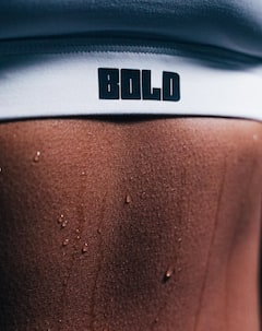 在 Bold Hybrid 健身房接受 Hyrox 训练