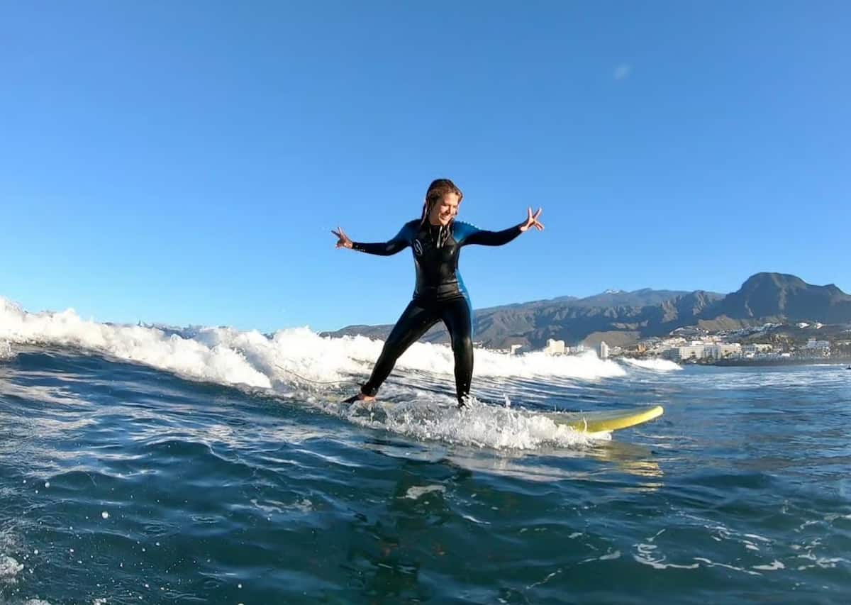 Dumpy Wave Surfing Premium Surf Lesson & Wave Simulator in Las Americas