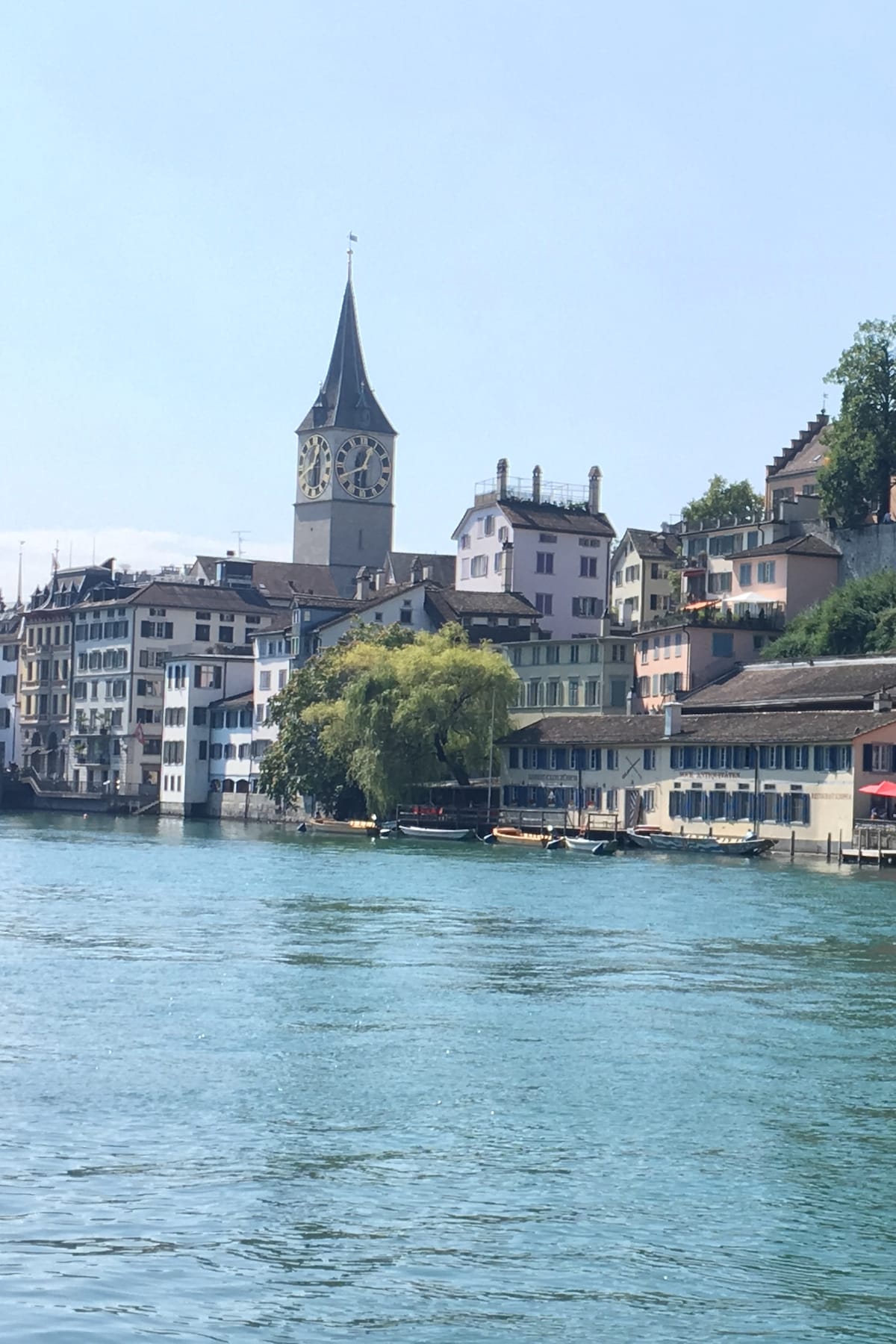 Entdecke die Highlights von Zürich während eines 90-minütigen Spaziergangs
