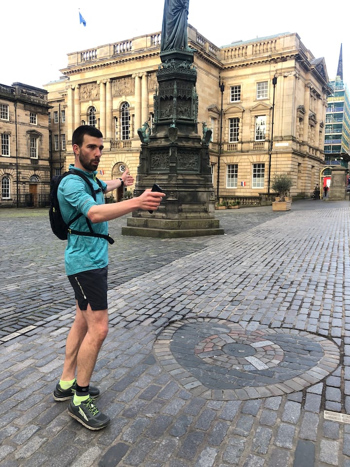 Catch Edinburgh before the crowds