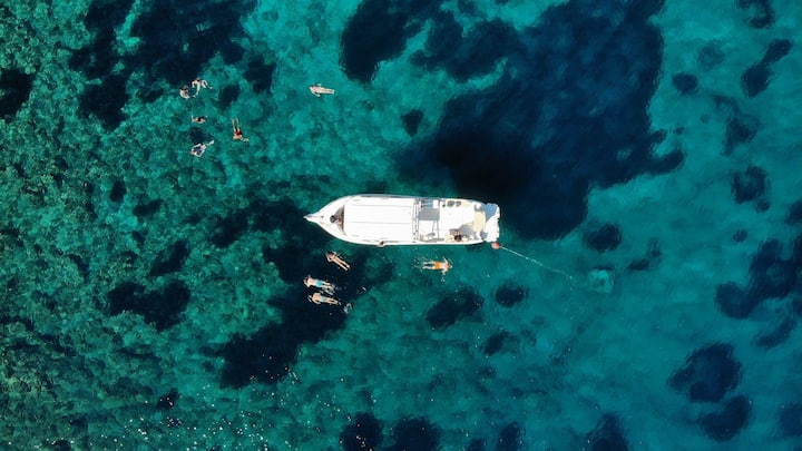 Excursion à la grotte bleue et aux îles