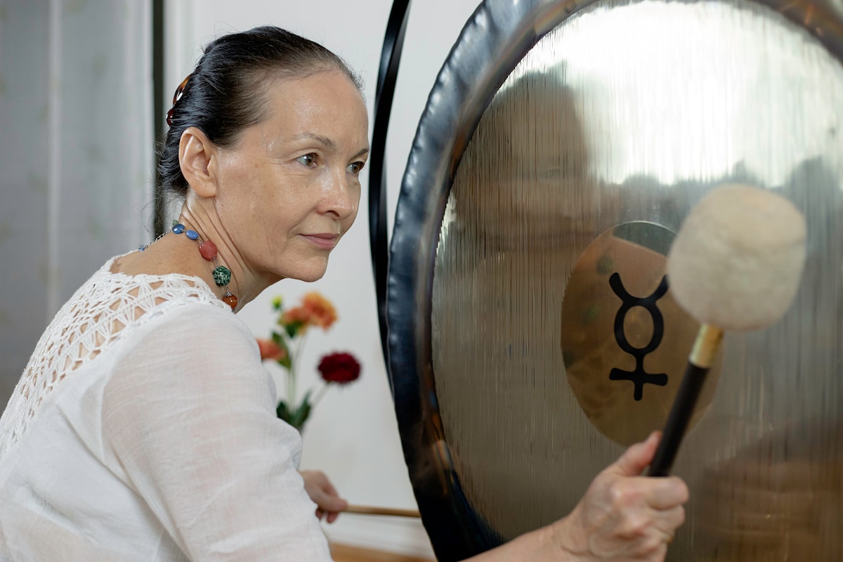 Practice guided meditation with gong sound healing