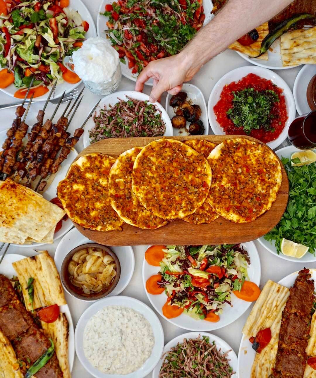在充满活力的贝西克塔斯探索伊斯坦布尔街头美食