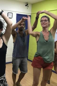 שיעור ריקוד פורו ובלילה של ריקודים