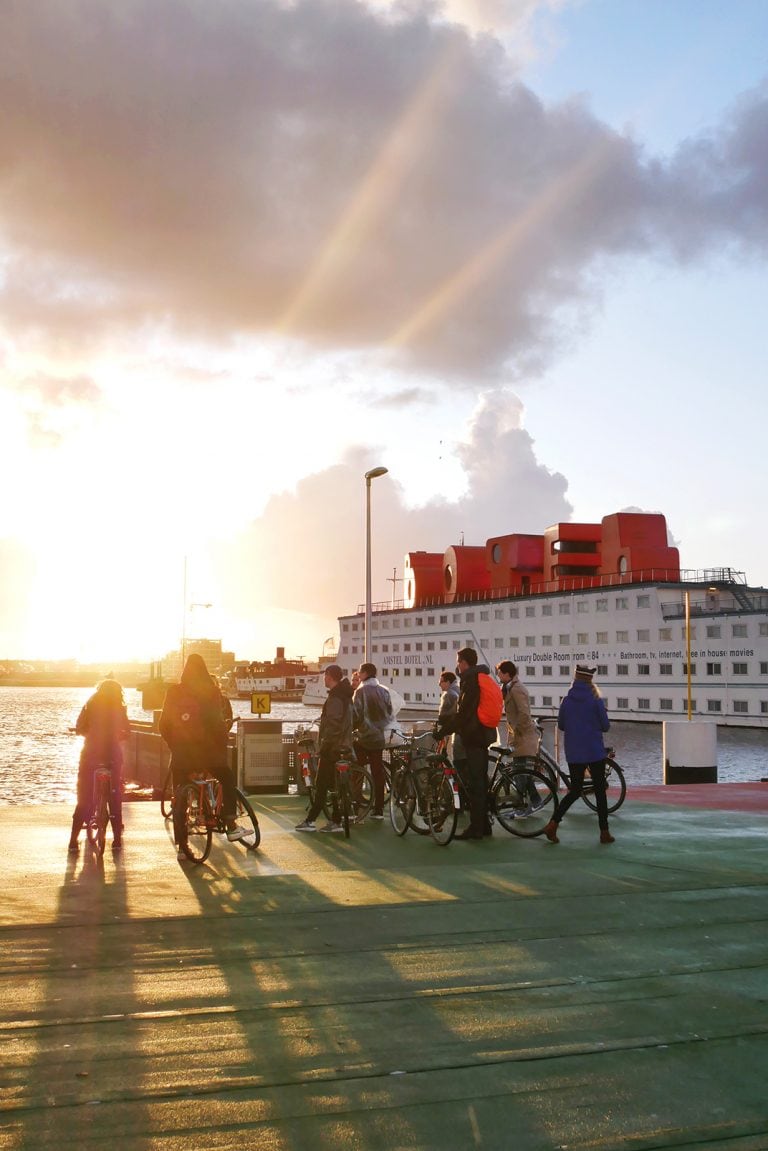 Urban Bike Tour, Graffiti & Magnet Fishing