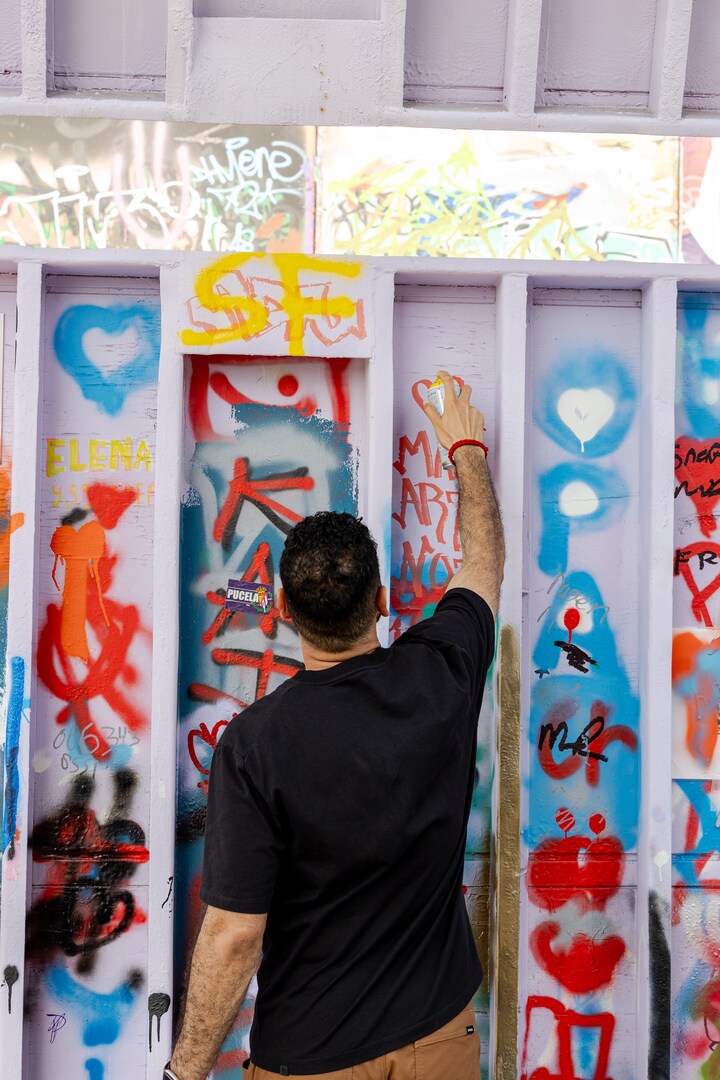 Urban Bike Tour, Graffiti & Magnet Fishing · ☆4.89