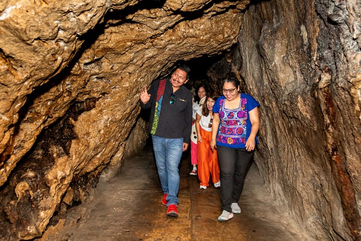 Разходете се из пещерите на Какауамилпа