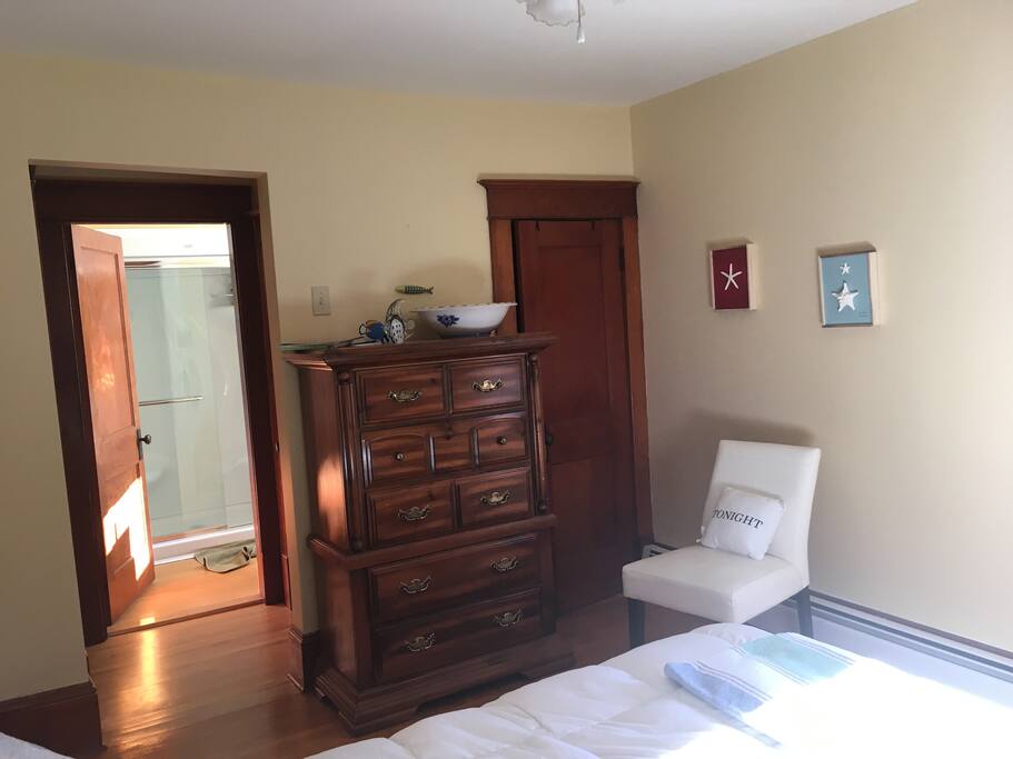Reading corner and entry to ensuite bath