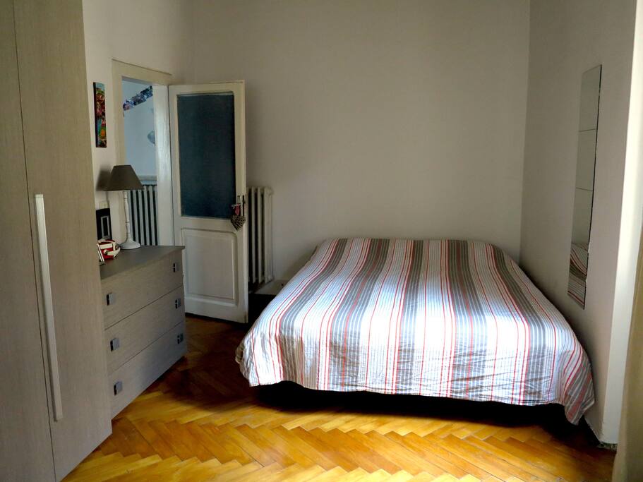 Bedroom / Camera