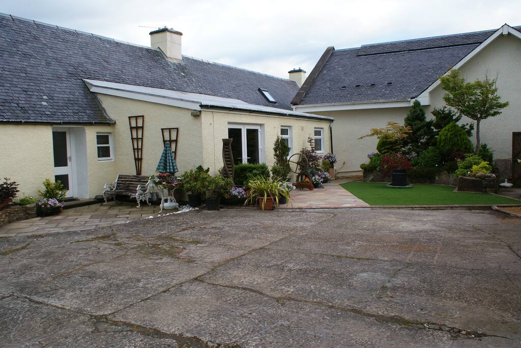 Entire large Scottish Farmhouse 5 minutes from Ayr Houses for Rent in