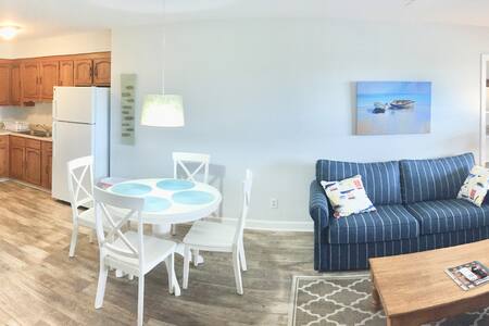 Beach Haven, Steps to the beach & Covered Porch