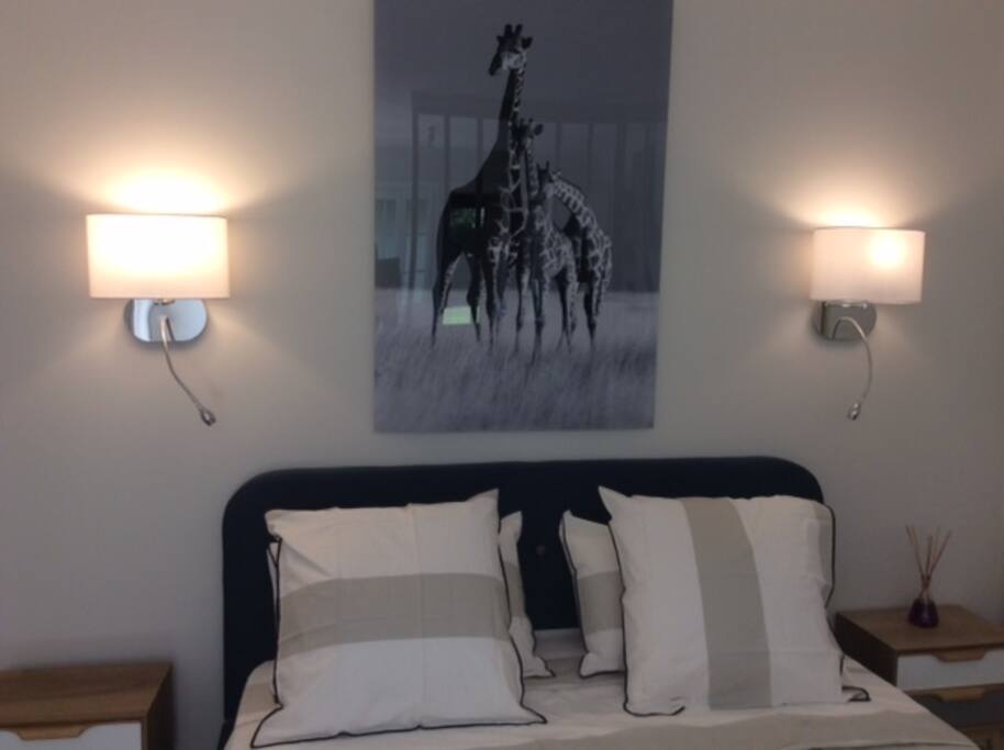 chambre avec appliques et liseuses