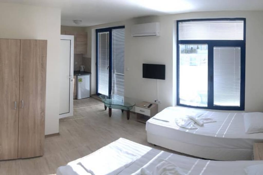 Roof apartment with large terrace. Room incl. King size bed for 2