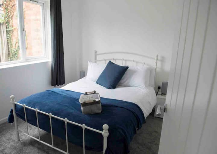 Dvokrevetna spavaća soba u prizemlju