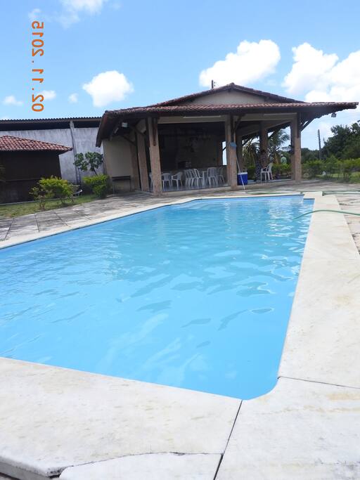Piscina com salão de festas
