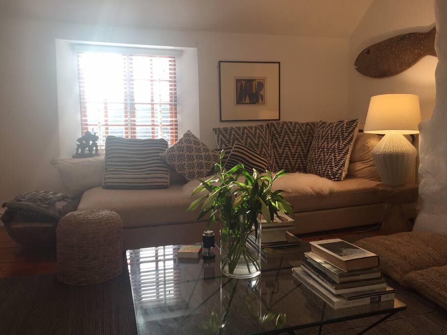 SITTING ROOM - LOTS OF SEATING TO LOUNGE AND RELAX.