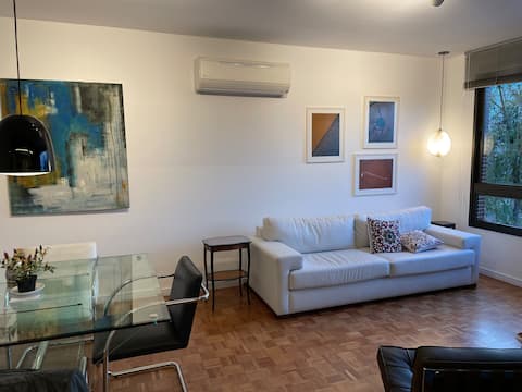 Anúncio popular: Spacious apartment facing Parcão. em Moinhos De Vento