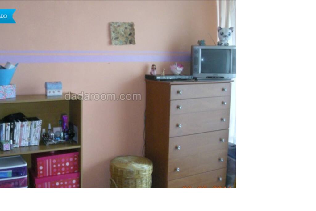 Amueblado con closet, cama, buró, escritorio, cajonera