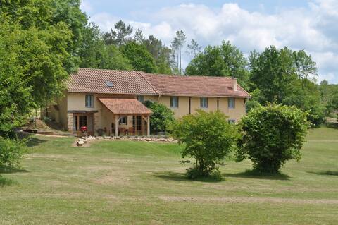 ** Double Gite, Exclusive use, heated Pool, Play**